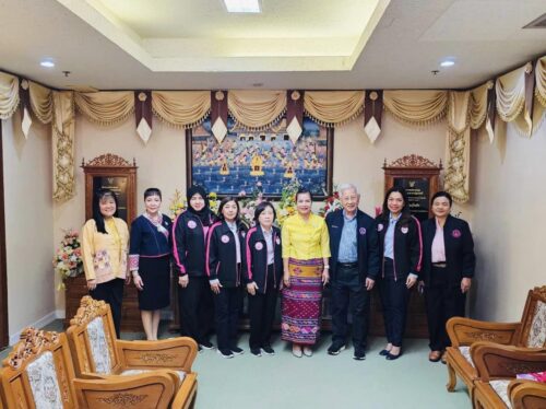 เข้าพบนางสาวสรินรัตน์ เกิดสกุลรุ่งโรจน์ รองผู้ว่าราชการจังหวัดสุโขทัย เพื่อชี้แจงวัตถุประสงค์ ของการศึกษา ในพื้นที่จังหวัดสุโขทัย