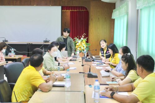ร่วมประชุมและลงพื้นที่ ในจังหวัดสุโขทัย เพื่อศึกษาการสนับสนุนกลุ่มประชากรเปราะบาง ภายใต้ความร่วมมือระหว่างกระทรวง พม. กับธนาคารโลก